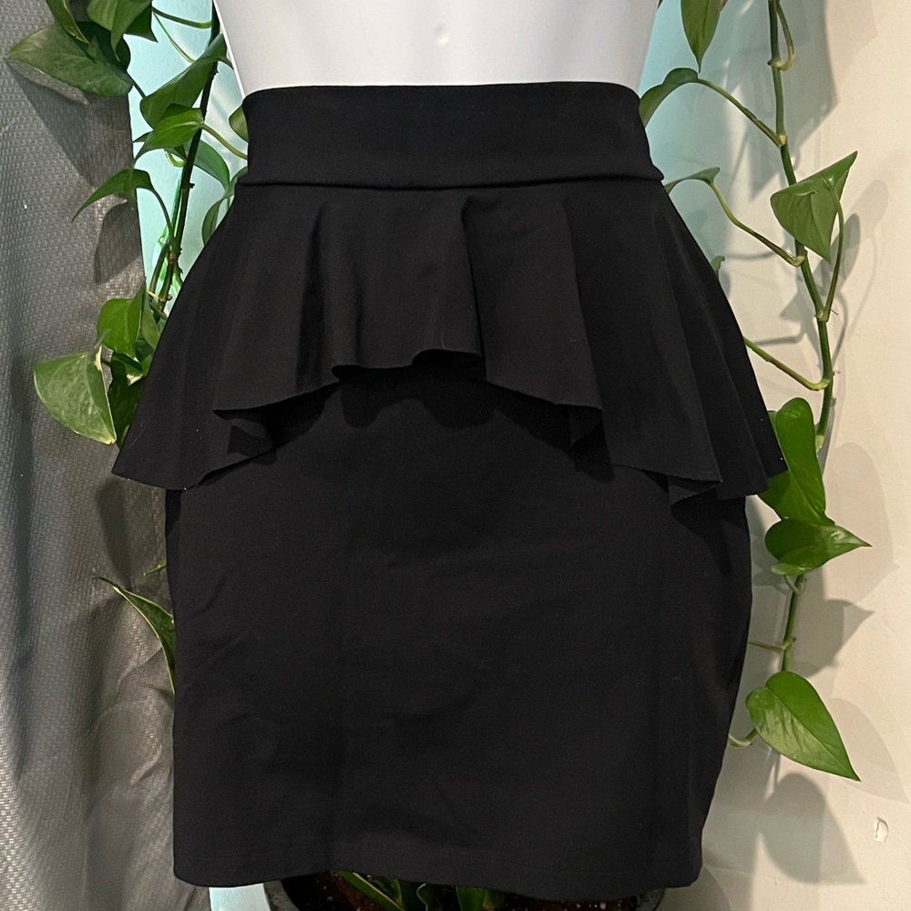 bebe Peplum High Waisted Peplum Mini Skirt
